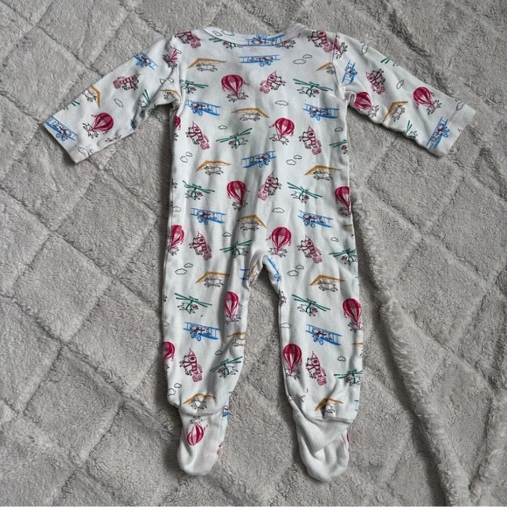 Finn + Emma | When Pigs Fly Front Button Footie | Size 9-12 months